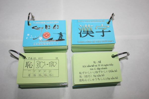 Sử dụng thẻ ghi nhớ (flashcards)