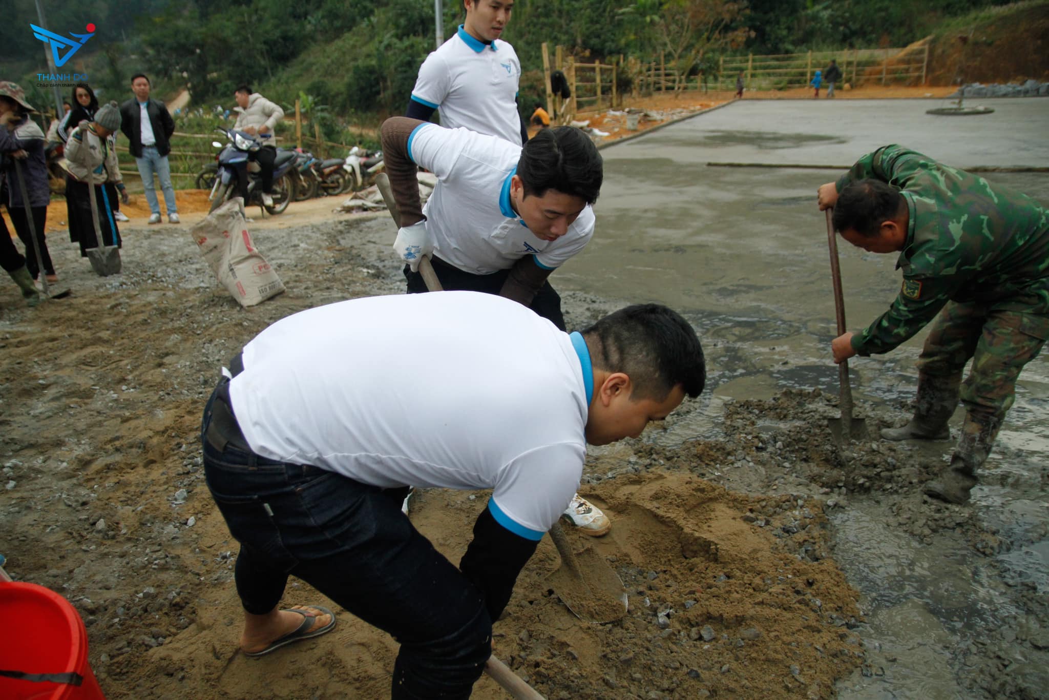 Thành Đô IES nối dài hành trình Kết nối yêu thương tại huyện Quan Sơn, Thanh Hóa